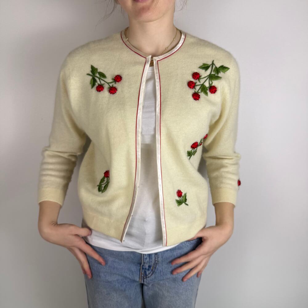 VINTAGE 1960S JOHN WANAMAKER CARDIGAN SWEATER SMALL